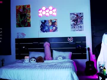 girl
        madnessalise cam image #2064182