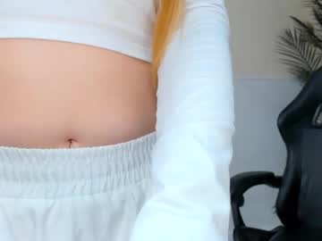girl
        maidabarfield cam image #4785278