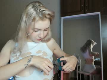 girl
        shawty_girl_ cam image #4916367