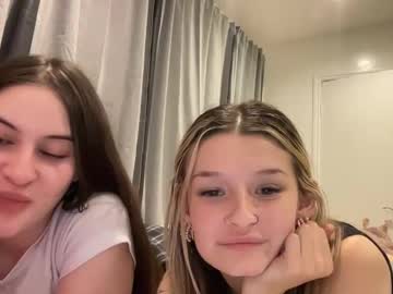girl
        sophiekaine cam image #5637615