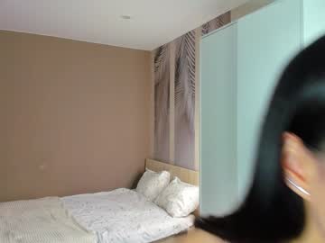 girl
        natsumiito cam image #4915668