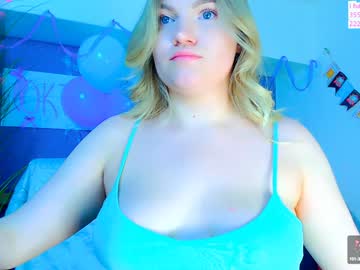 girl
        yummy_pie_ cam image #5114320