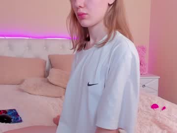 girl
        mika_rey cam image #935559