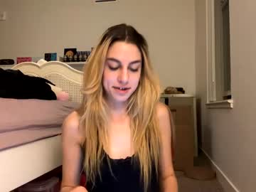 girl
        playboybarbie666 cam image #1910305