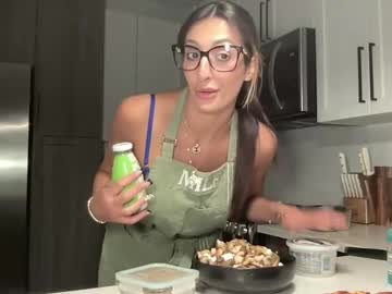 girl
        camiliakxoxo cam image #5105044