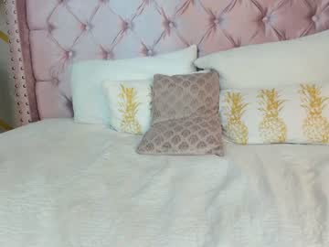 girl
        lia_myars cam image #2804303