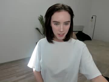 girl
        vi_vi_an cam image #2350119