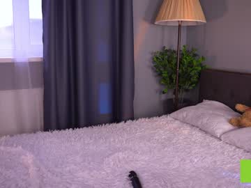 girl
        bellacle cam image #5954905