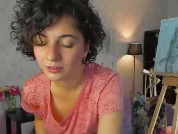 girl
        station_lovers cam image #2443361