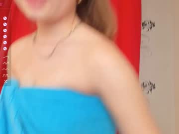 girl
        mila_milka_ cam image #2388371