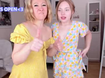 girl
        wehaveatrouble cam image #375732