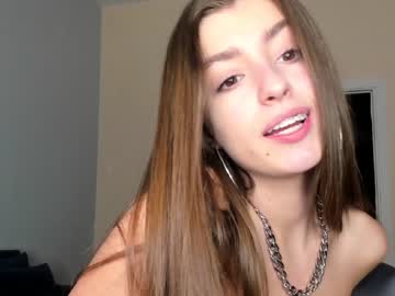 girl
        coy_amina_ cam image #778950