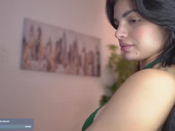 girl
        laura_roldan cam image #4915780