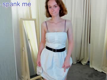 girl
        dorofaeri_coy cam image #2142466