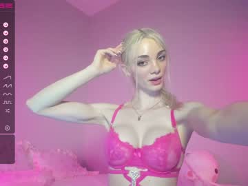 girl
        bunnydollstella cam image #1571137