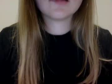 girl
        kunismila cam image #2445811
