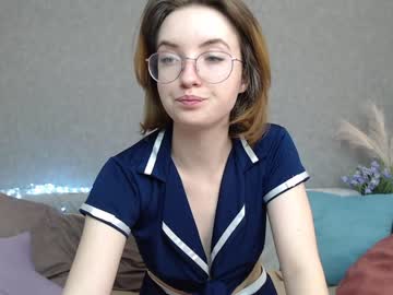 girl
        mary_klaus cam image #1147811