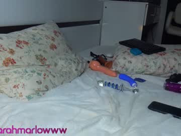 girl
        sarah__marlow__ cam image #1123383