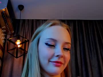 girl
        lolliis cam image #2633593