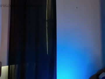 couple
        ari_lovexo cam image #1771376