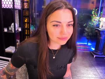 girl
        alma_pearl cam image #1704302