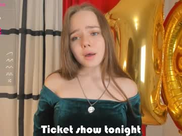 girl
        mila_milka_ cam image #2322860
