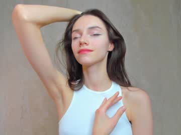 girl
        cutie_ghostie cam image #3513910