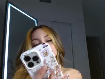girl
        haileyhawaii cam image #3481859