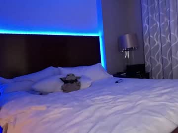 couple
        ari_lovexo cam image #3158496