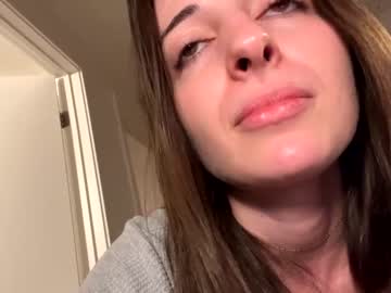 girl
        rosykindred cam image #776223