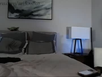 couple
        ari_lovexo cam image #358315