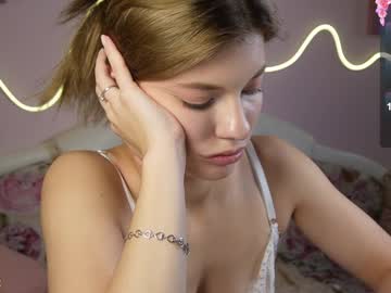 girl
        victoriabeverly cam image #5869341
