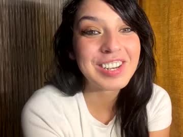 girl
        straightoutthetrailer cam image #6406683
