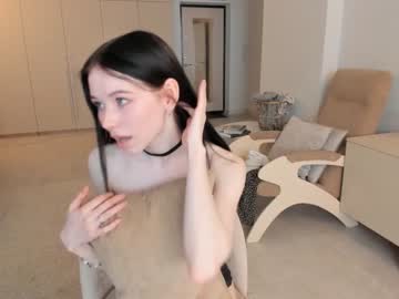girl
        oki_dokie cam image #1597337