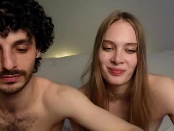 couple
        peachcreamcouple cam image #7008261