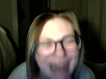 girl Live Cam Girls Love To Strip Naked For Their Viewers with j202494