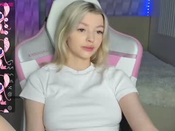girl
        white__crystal_ cam image #1053781