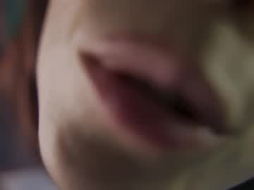 girl
        greeny_mat cam image #6777156