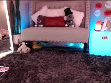girl
        aubrilee cam image #140663