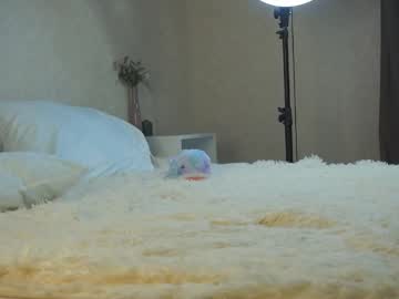 girl
        meow_meow_mia cam image #6498332