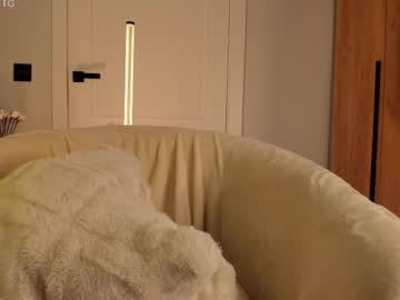 girl
        tollysage cam image #6579460