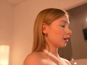 girl
        april_blush cam image #6223251