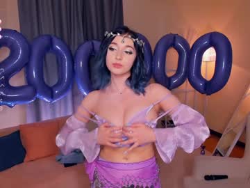 girl
        your_desssert cam image #4468097