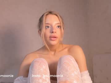 girl
        lesi_moonie cam image #4208493