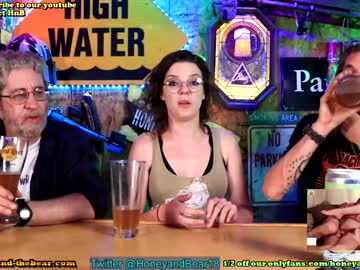 couple
        honeyand_thebear cam image #1766454