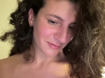 girl
        annareyle cam image #905121