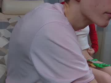 couple
        williamandmia cam image #511520