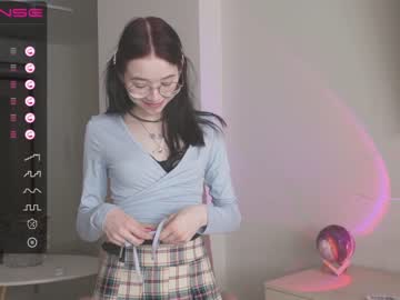 girl
        oki_dokie cam image #2112444