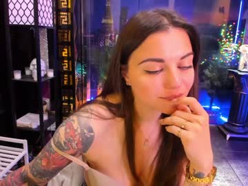 girl
        alma_pearl cam image #1733104