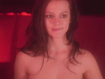girl
        lorienn cam image #5257549